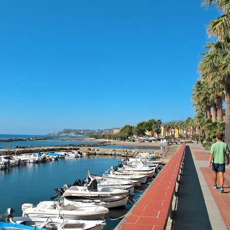 Pieds Dans L'eau 2 By Interhome Riva Ligure